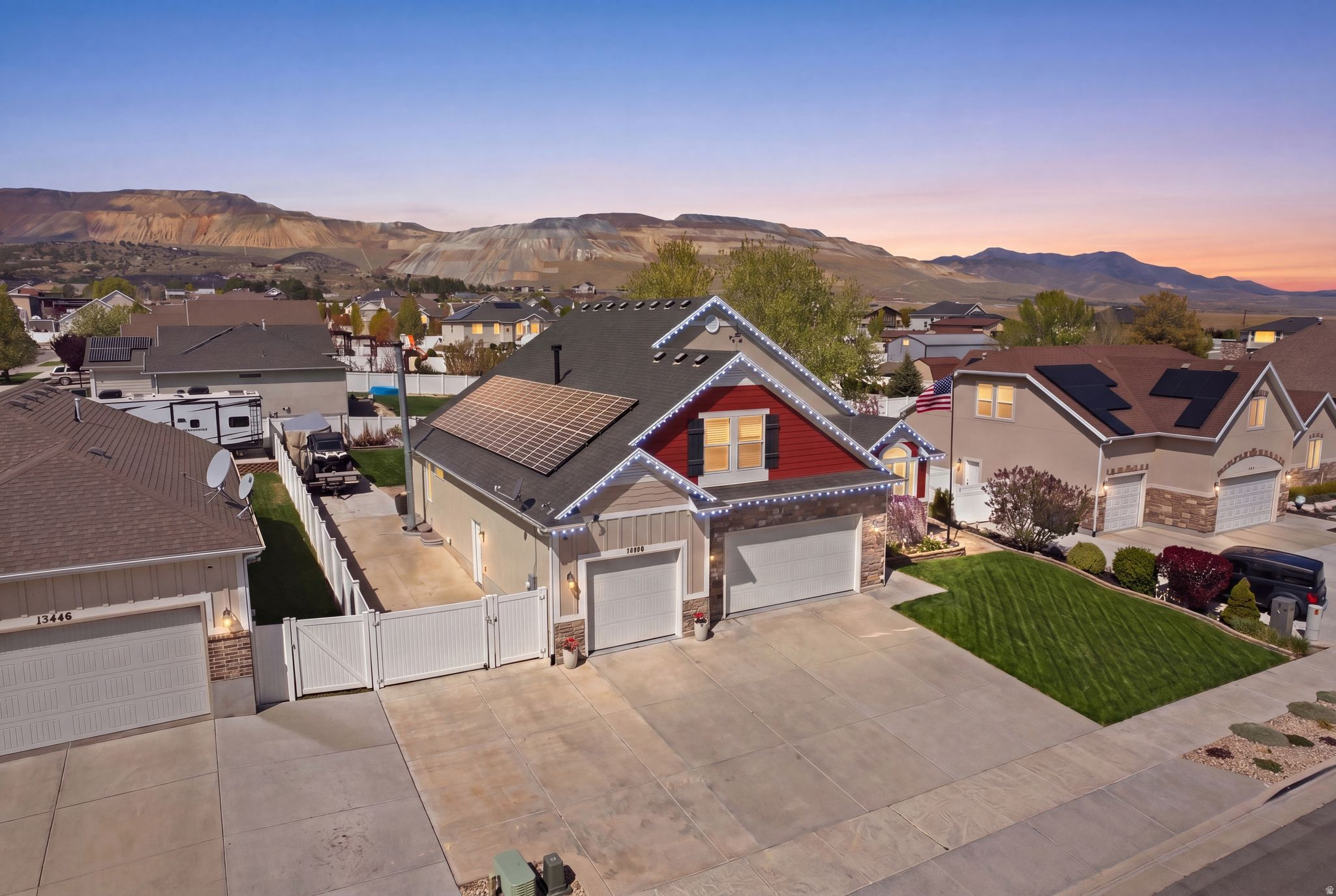 SUNSET POINTE - Residential