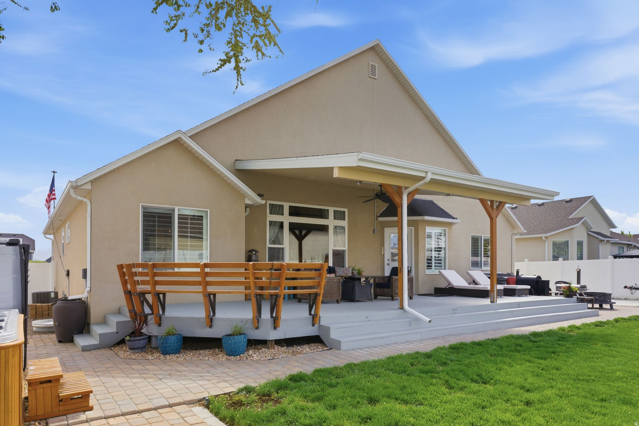 SUNSET POINTE - Residential