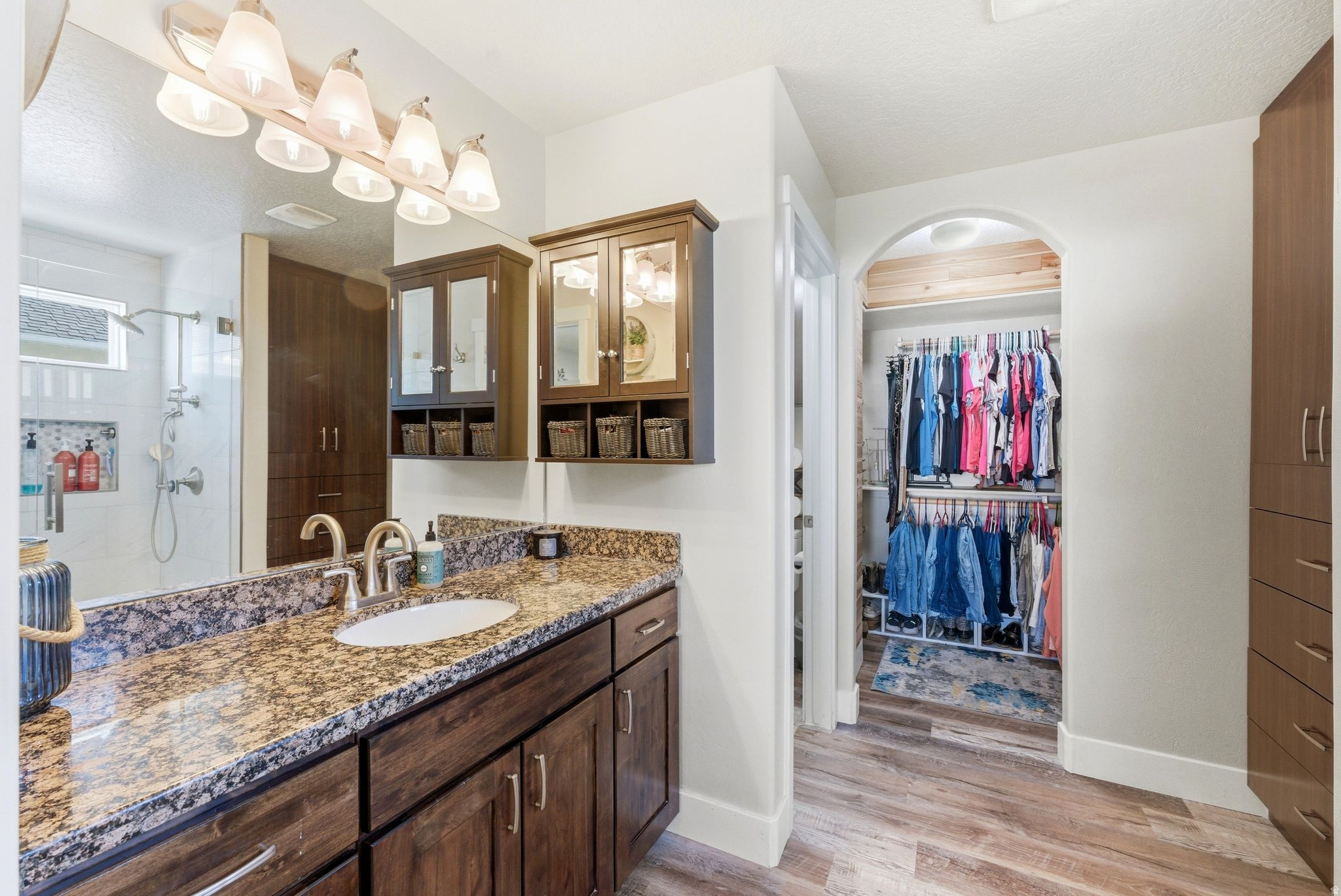 SUNSET POINTE - Residential