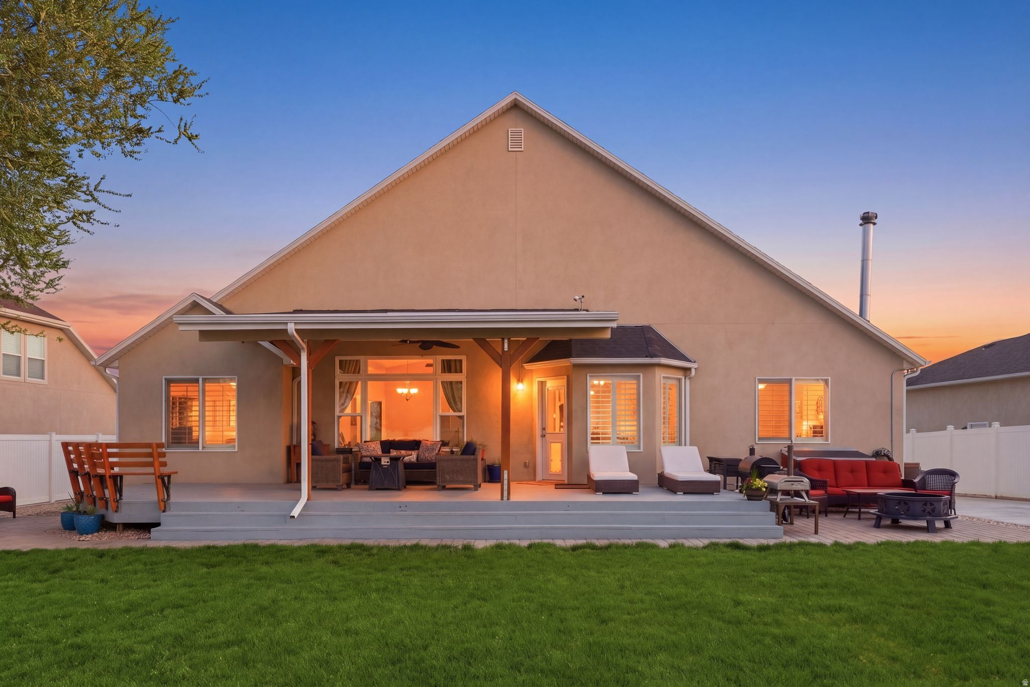 SUNSET POINTE - Residential