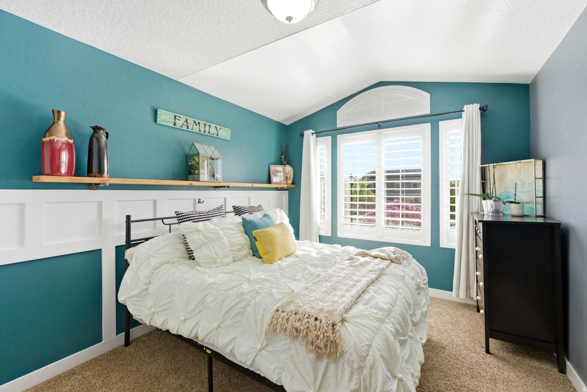 SUNSET POINTE - Residential