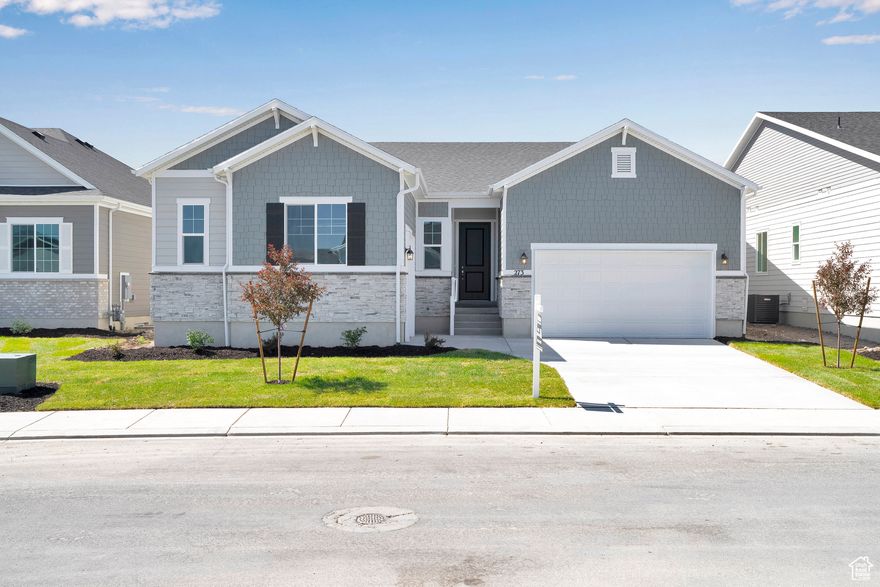 ***ASK ABOUT SPECIAL FINANCING...QUALIFY FOR RATES AS LOW AS 3.999% 7/6 ARM CONVENTIONAL LOANS.RESTRICTIONS APPLY & CAN CHANGE AT ANY TIME***GATED COMMUNITY *** Make this beautiful  ranch-style Pinecrest floor plan yours! Upon entering the home, an expansive great room with 10ft ceilings that overlooks a relaxing covered patio with 12x8 center meet doors. The large island with a gourmet kitchen and plenty of counter space to entertain with family and friends. The spacious primary suite comes with a separate tub and shower, dual vanities and separate large closets. You'll also appreciate 8ft interior doors on the main floor, convenient laundry that has a door that leads to the primary bath suite, powder room, two additional bedrooms that share bath, and a quiet study.