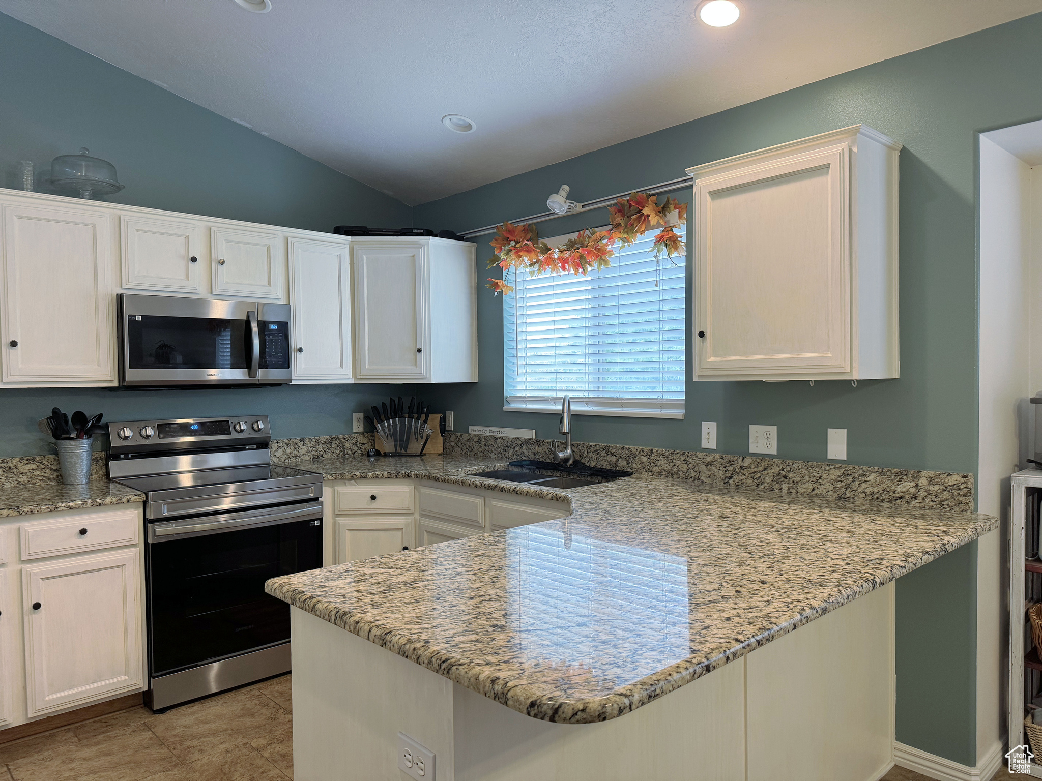 CLOVER FIELD - Residential