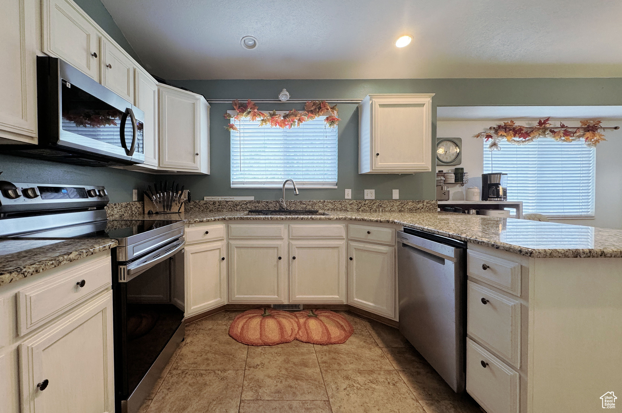 CLOVER FIELD - Residential