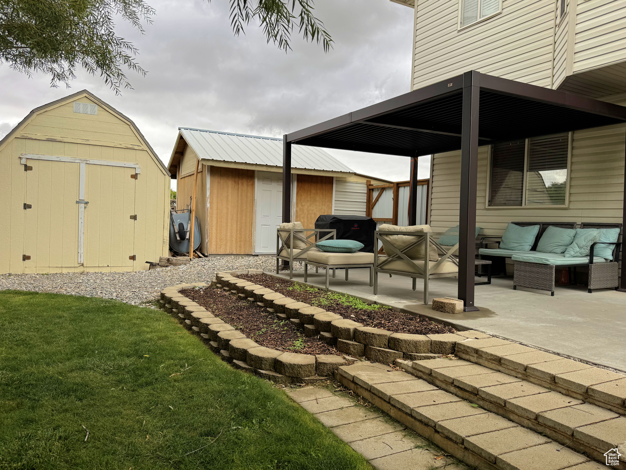 CLOVER FIELD - Residential