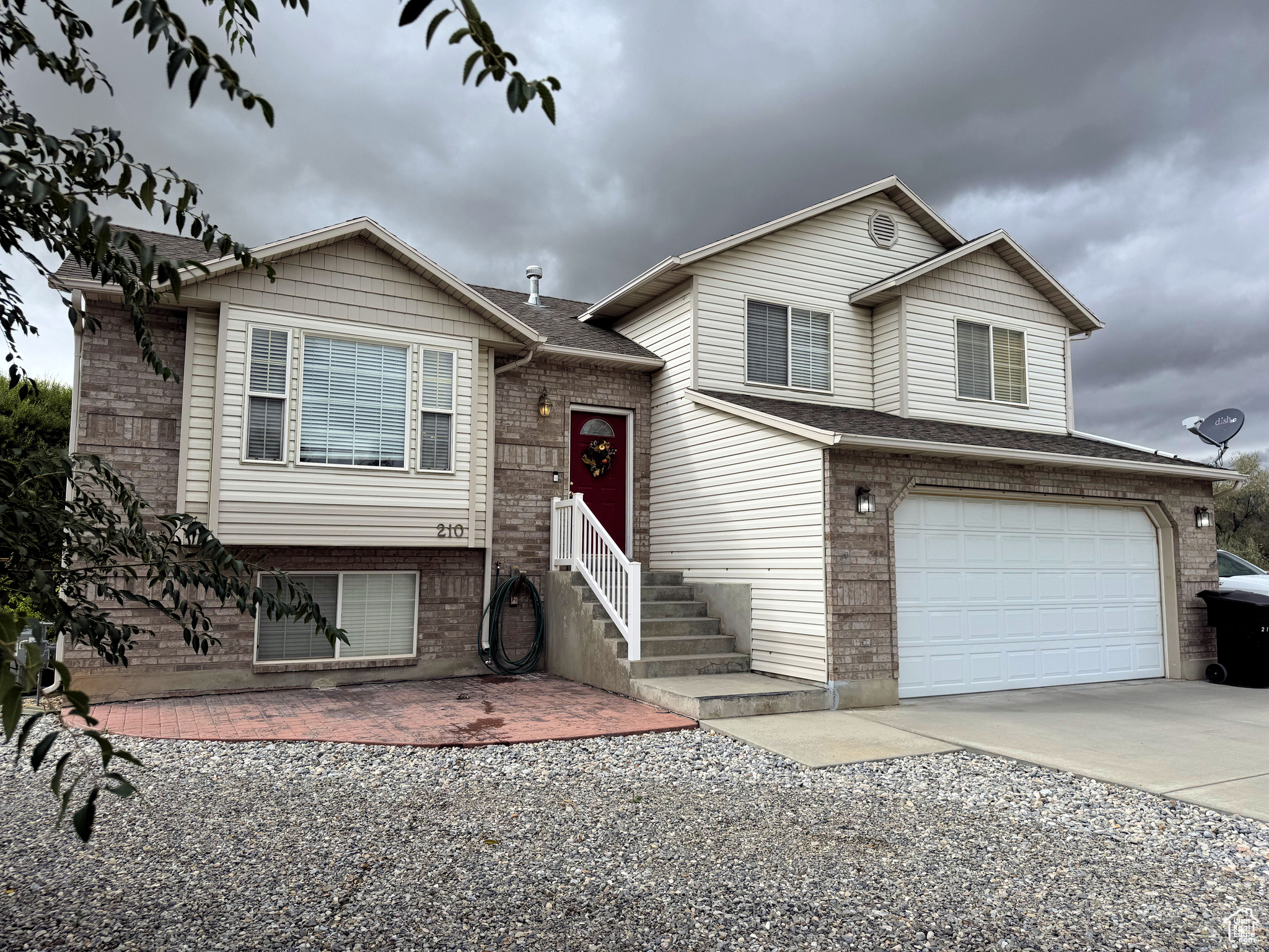 CLOVER FIELD - Residential