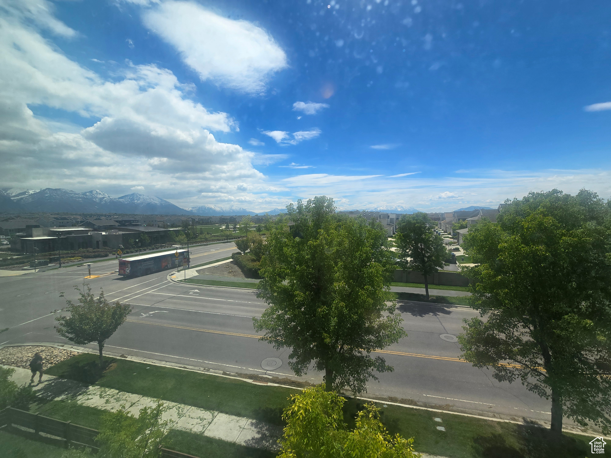 WATERS EDGE - Residential