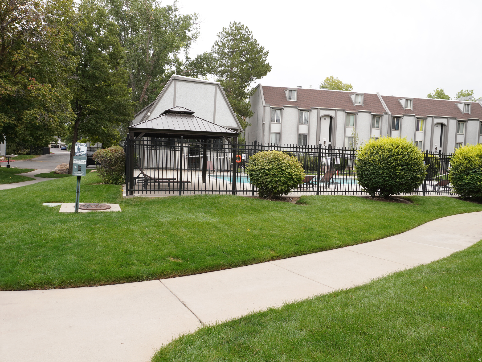 THE WILLOWBROOK CONDO - Residential