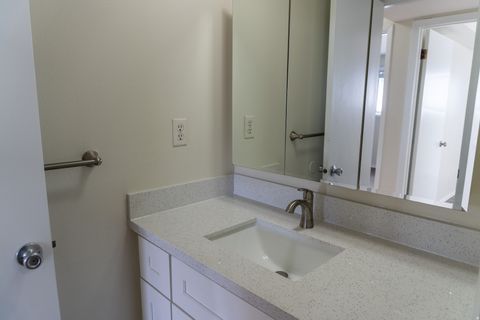 Tiny photo for 450 E CREEKSIDE CIR #B, Murray, UT 84107 (MLS # 2143038)