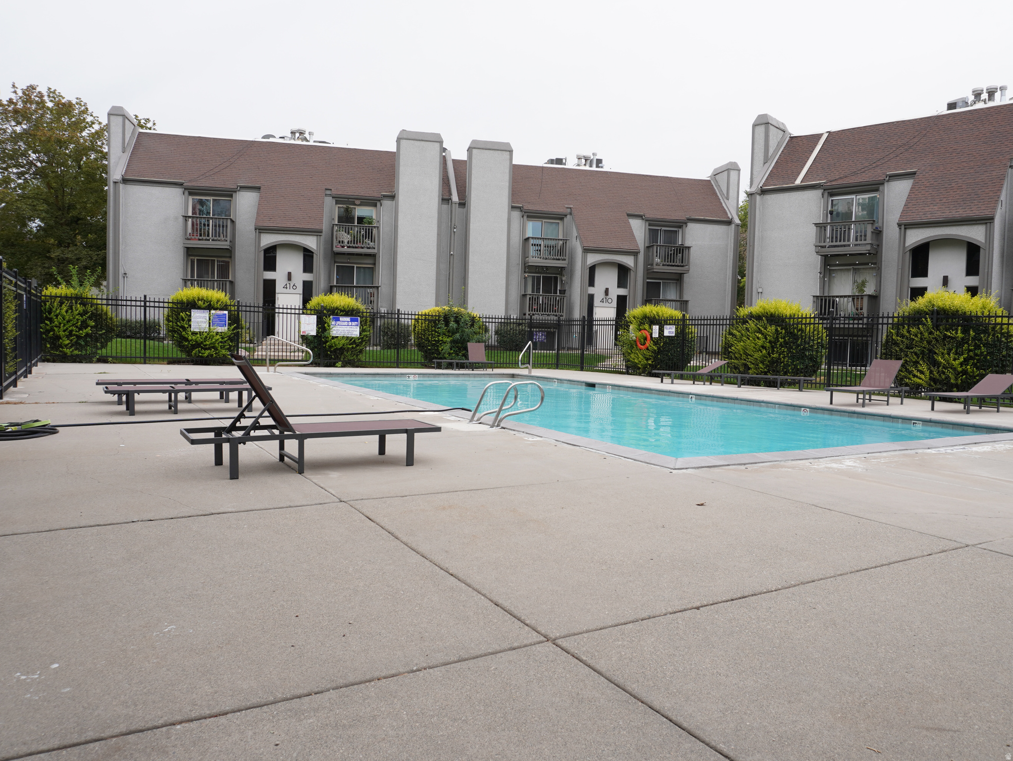 THE WILLOWBROOK CONDO - Residential