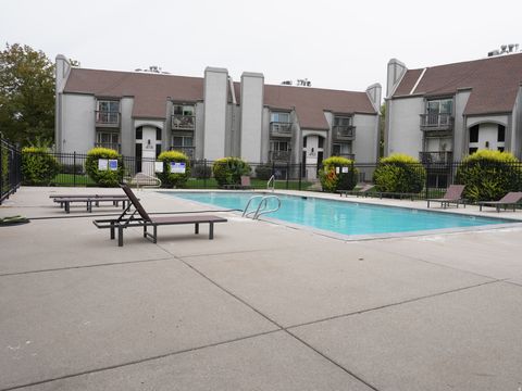 Tiny photo for 450 E CREEKSIDE CIR #B, Murray, UT 84107 (MLS # 2143038)