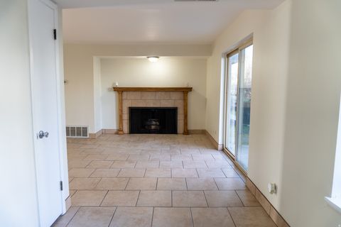 Tiny photo for 450 E CREEKSIDE CIR #B, Murray, UT 84107 (MLS # 2143038)