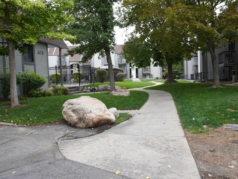 Tiny photo for 450 E CREEKSIDE CIR #B, Murray, UT 84107 (MLS # 2143038)