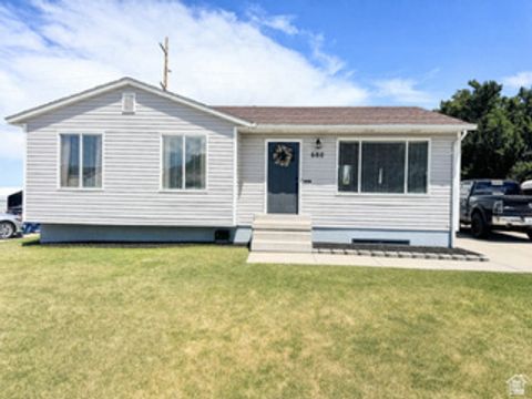 Homes For Sale - 680 W Timpie Rd<br/> Tooele, UT 84074