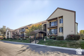 1091 Country Hills Dr #306, Ogden, Utah image 2
