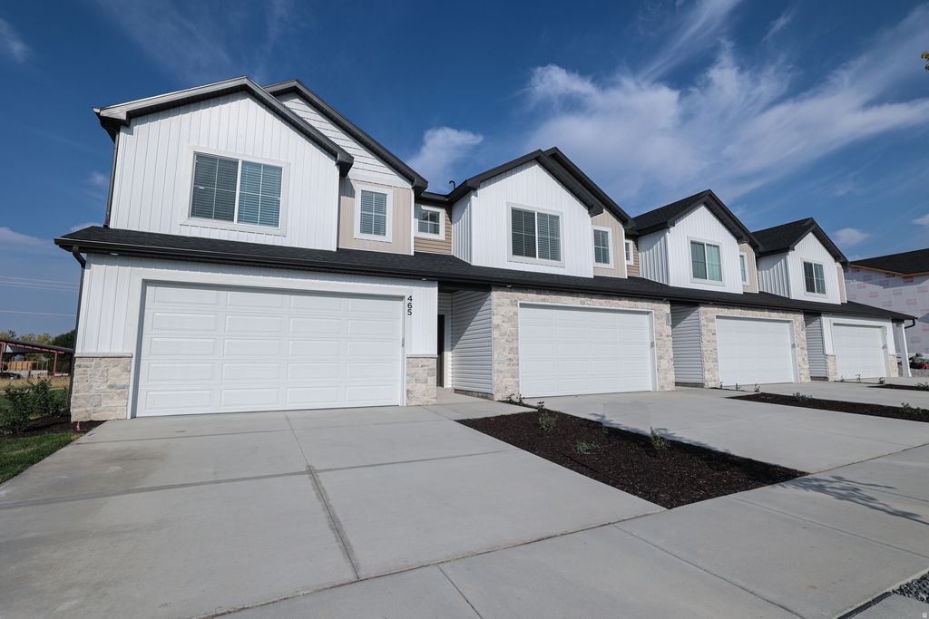 Photo of 607 N 300 W, Smithfield, UT 84335 (MLS # 2136533)