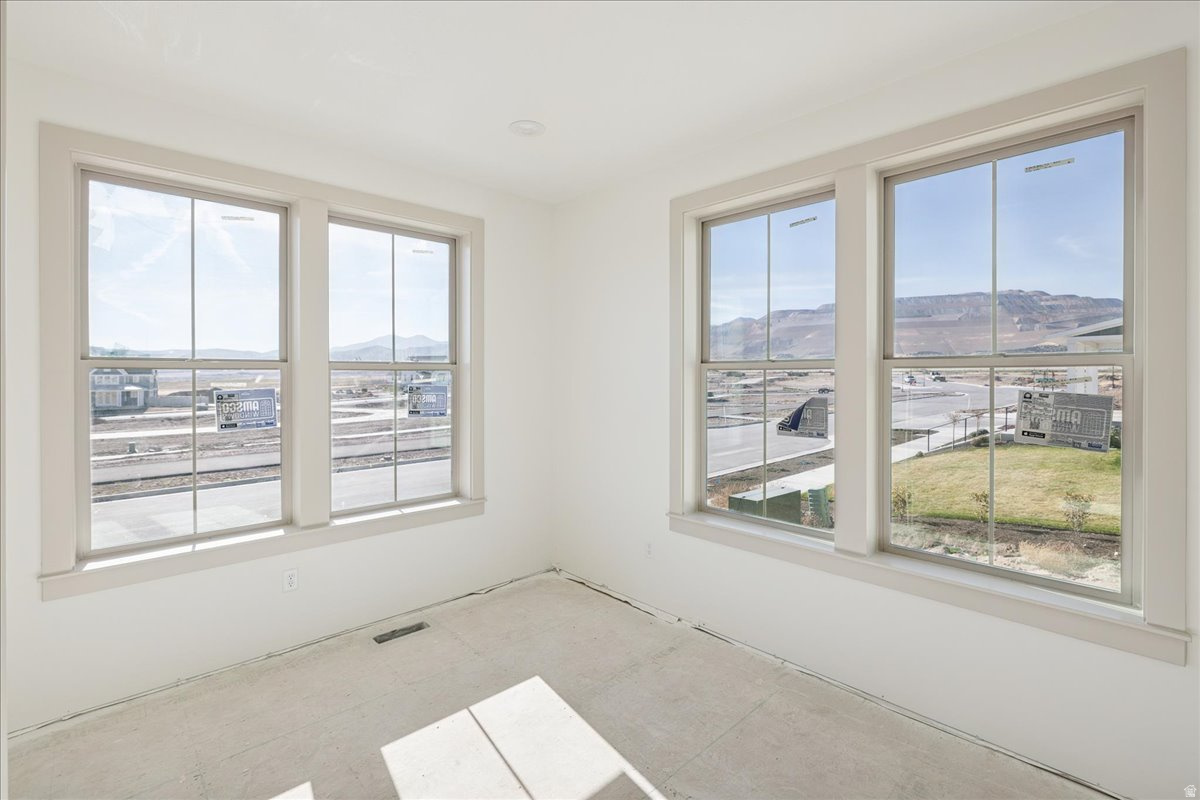 DAYBREAK - Residential