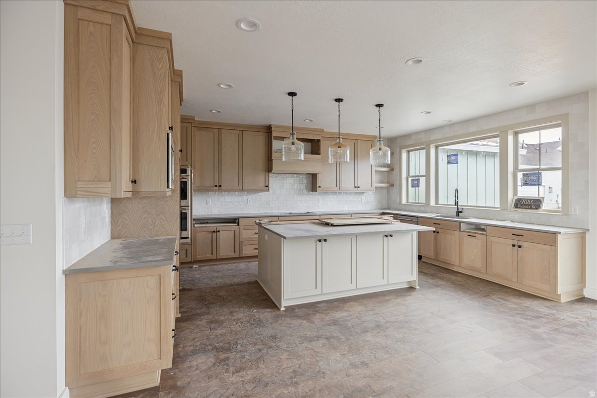 DAYBREAK - Residential