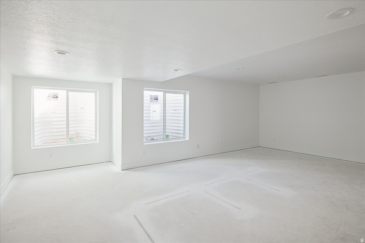 DAYBREAK - Residential