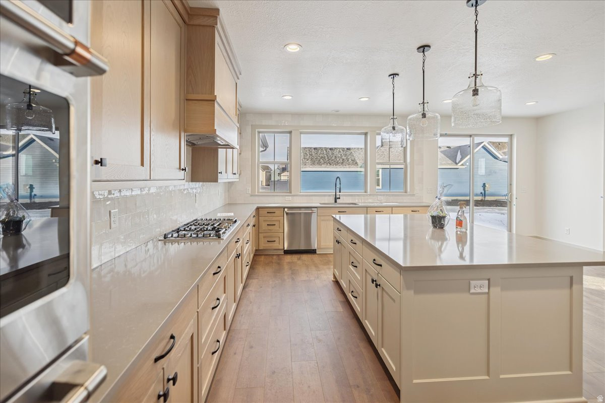 DAYBREAK - Residential