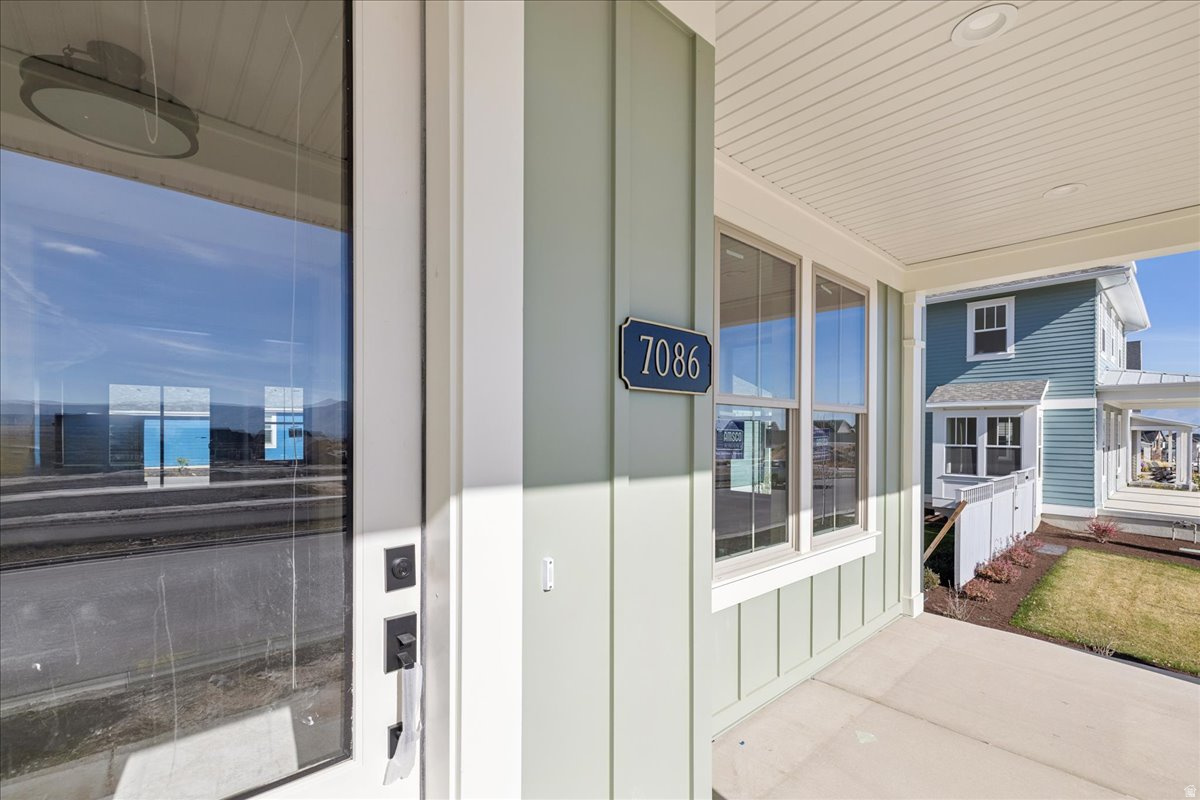 DAYBREAK - Residential