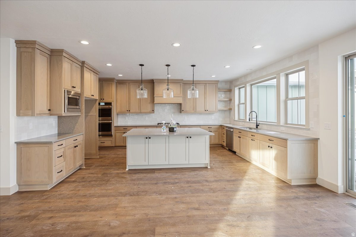 DAYBREAK - Residential