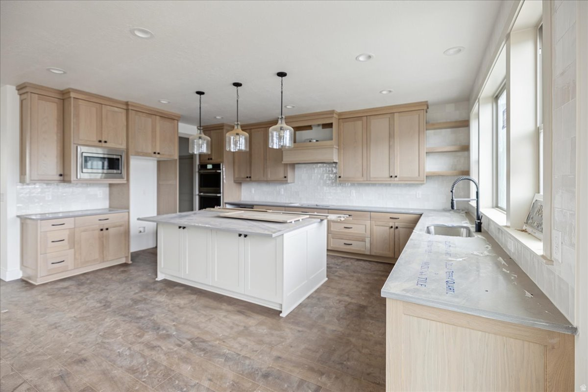 DAYBREAK - Residential