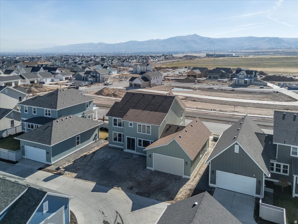 DAYBREAK - Residential