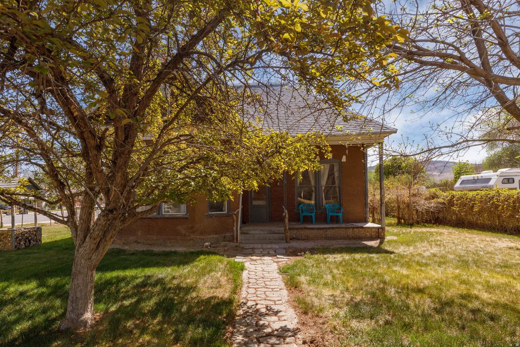 Photo of 298 S N STATE ST, Salina, UT 84654 (MLS # 2156662)