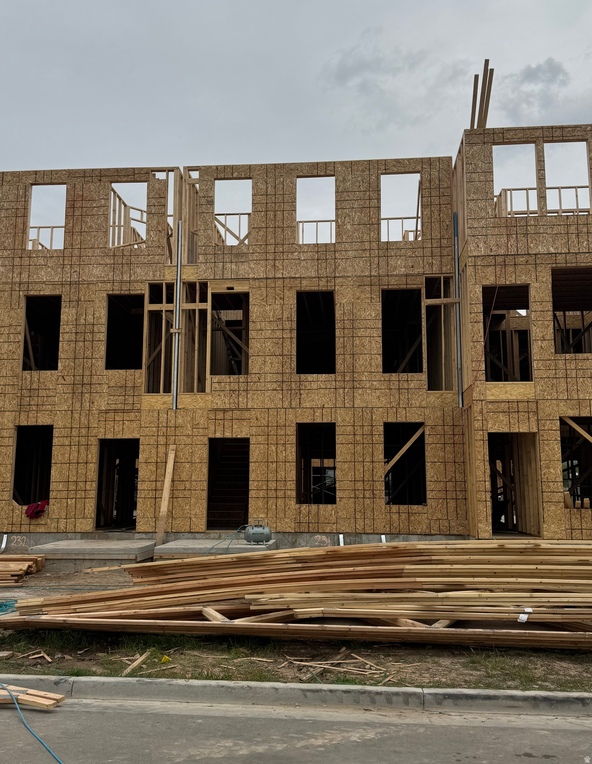 TRAILSIDE - Residential