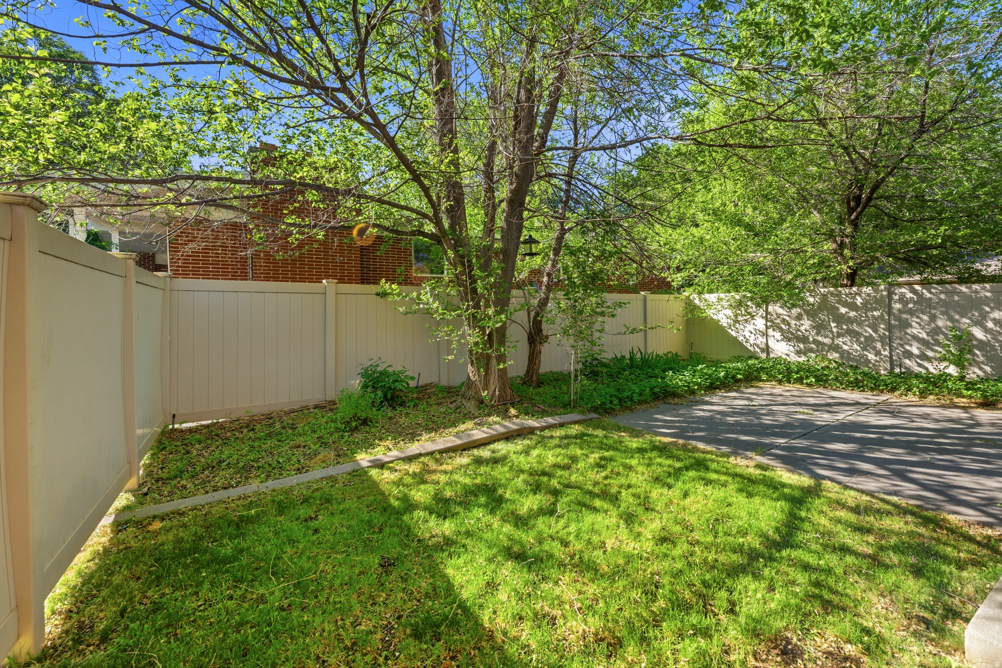 BEVERLY HILLS - Residential Income