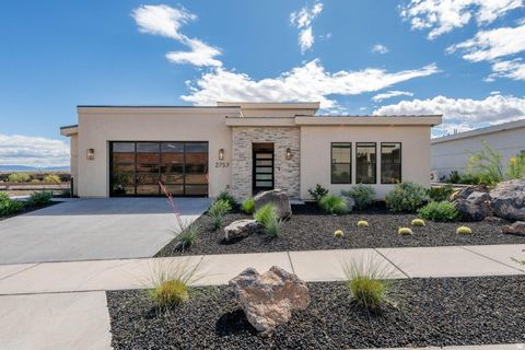 Photo of 2757 W LAVA VALLEY WAY, Santa Clara, UT 84765 (MLS # 2152727)
