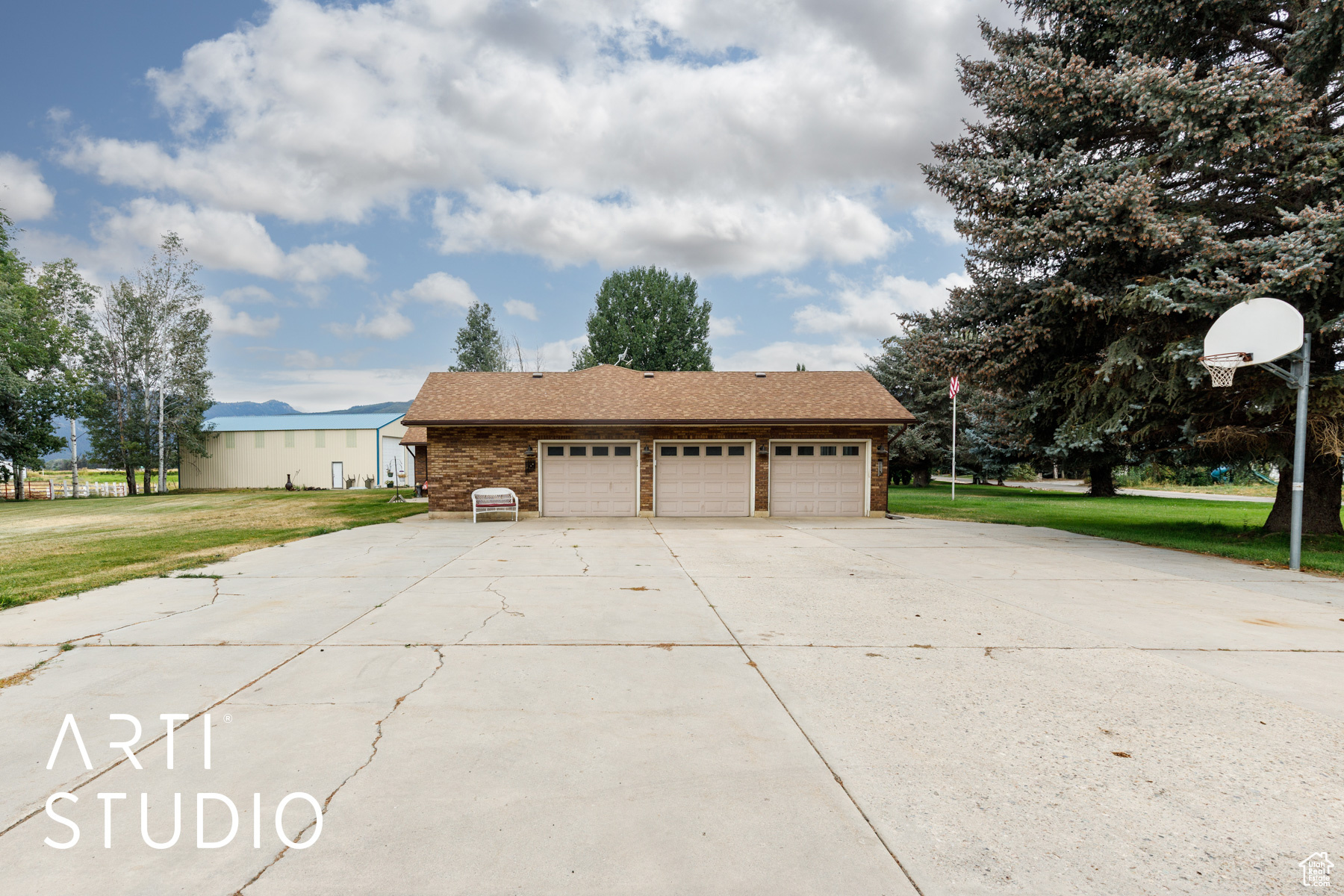 MINNIE CREEK ESTATES - Residential