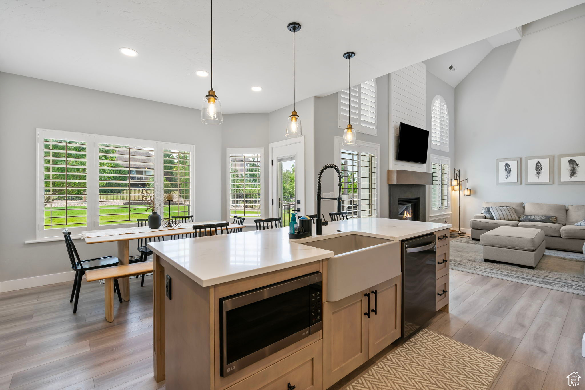SARATOGA SPRINGS - Residential
