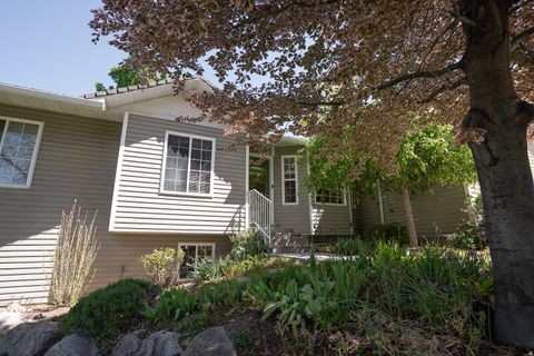 Photo of 249 E 300 N, Smithfield, UT 84335 (MLS # 2158799)