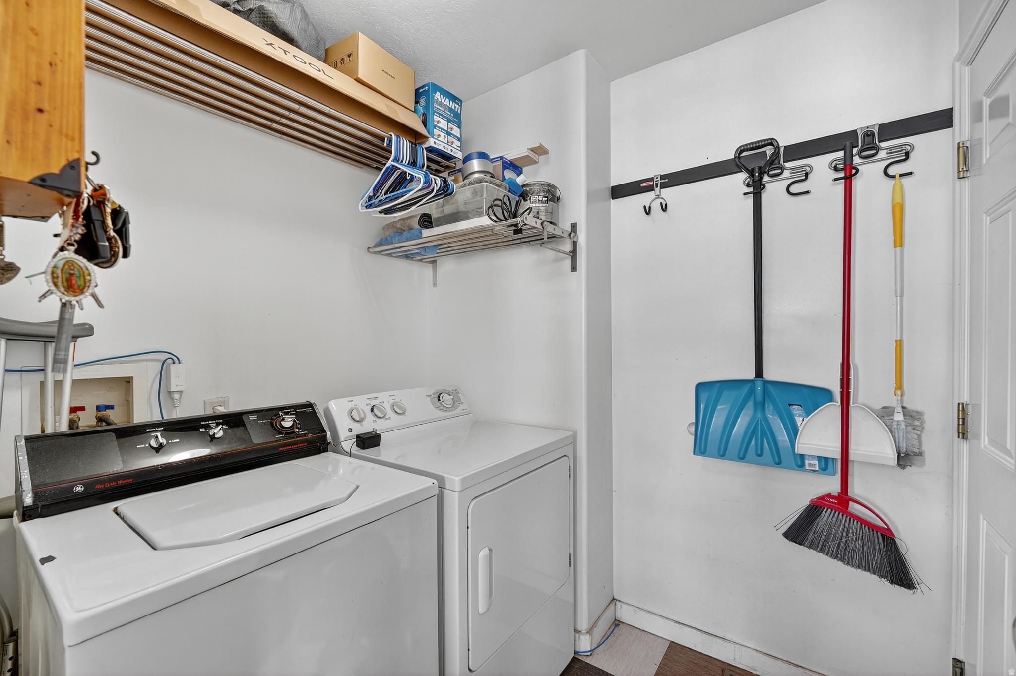 HUNTER VILLAGE - Residential