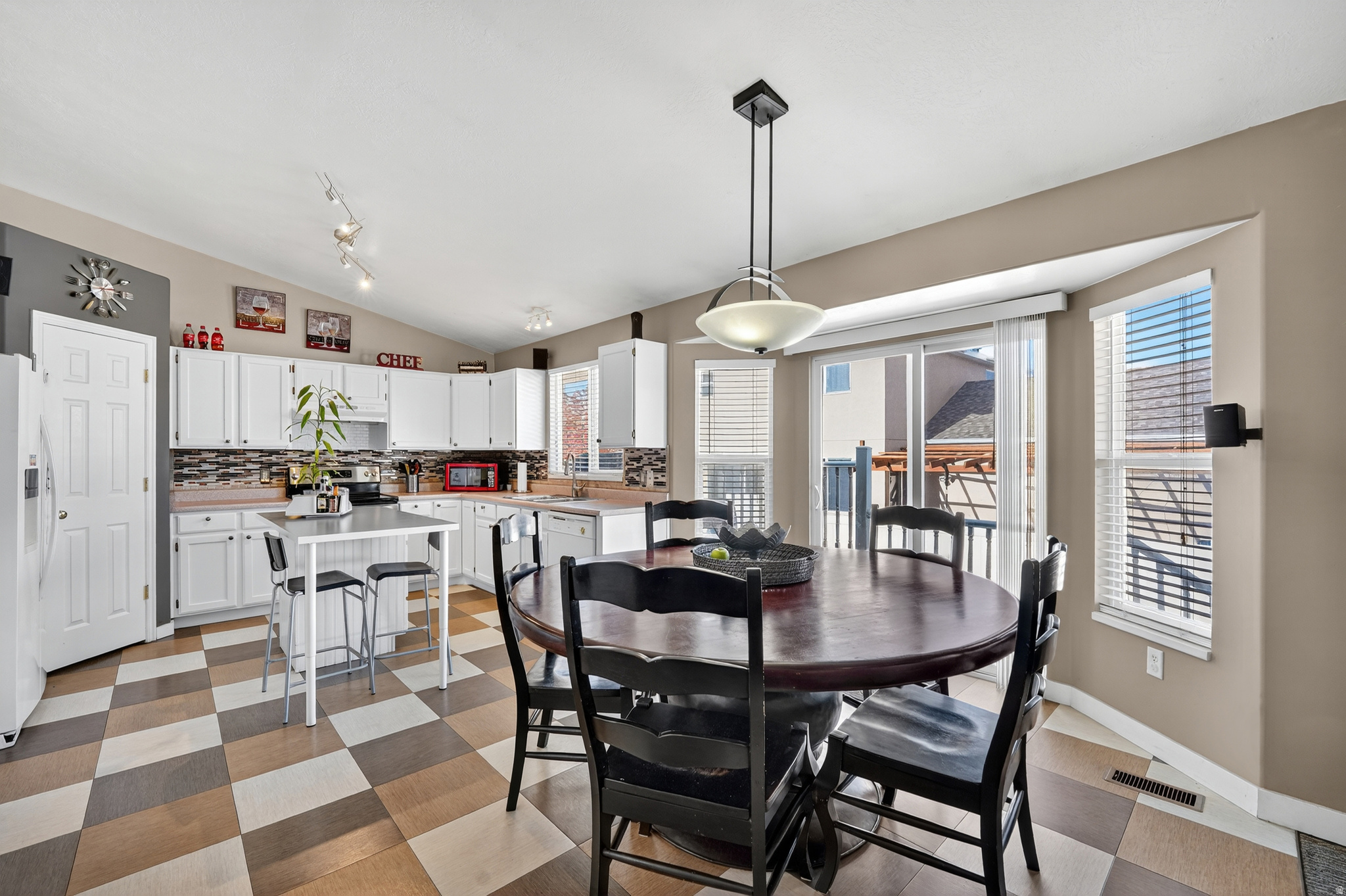 HUNTER VILLAGE - Residential