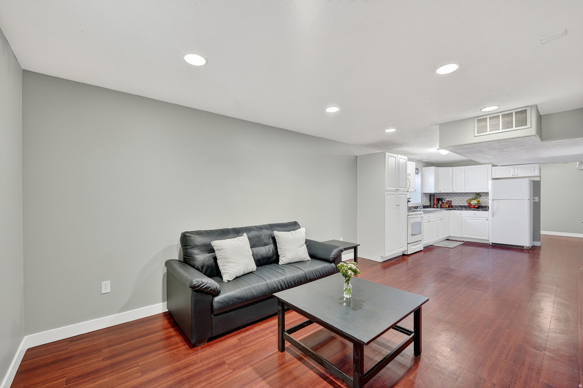 HUNTER VILLAGE - Residential