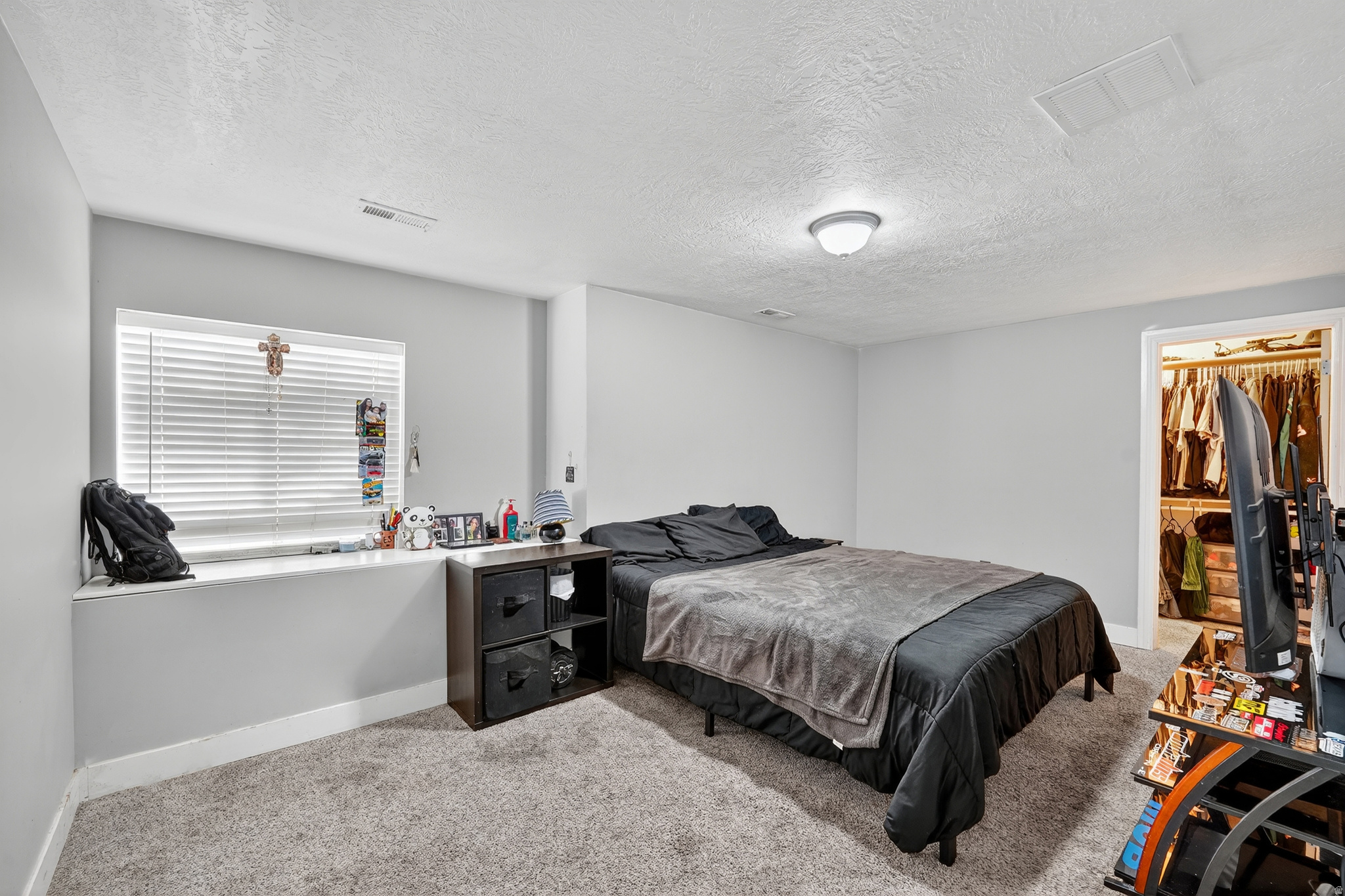 HUNTER VILLAGE - Residential