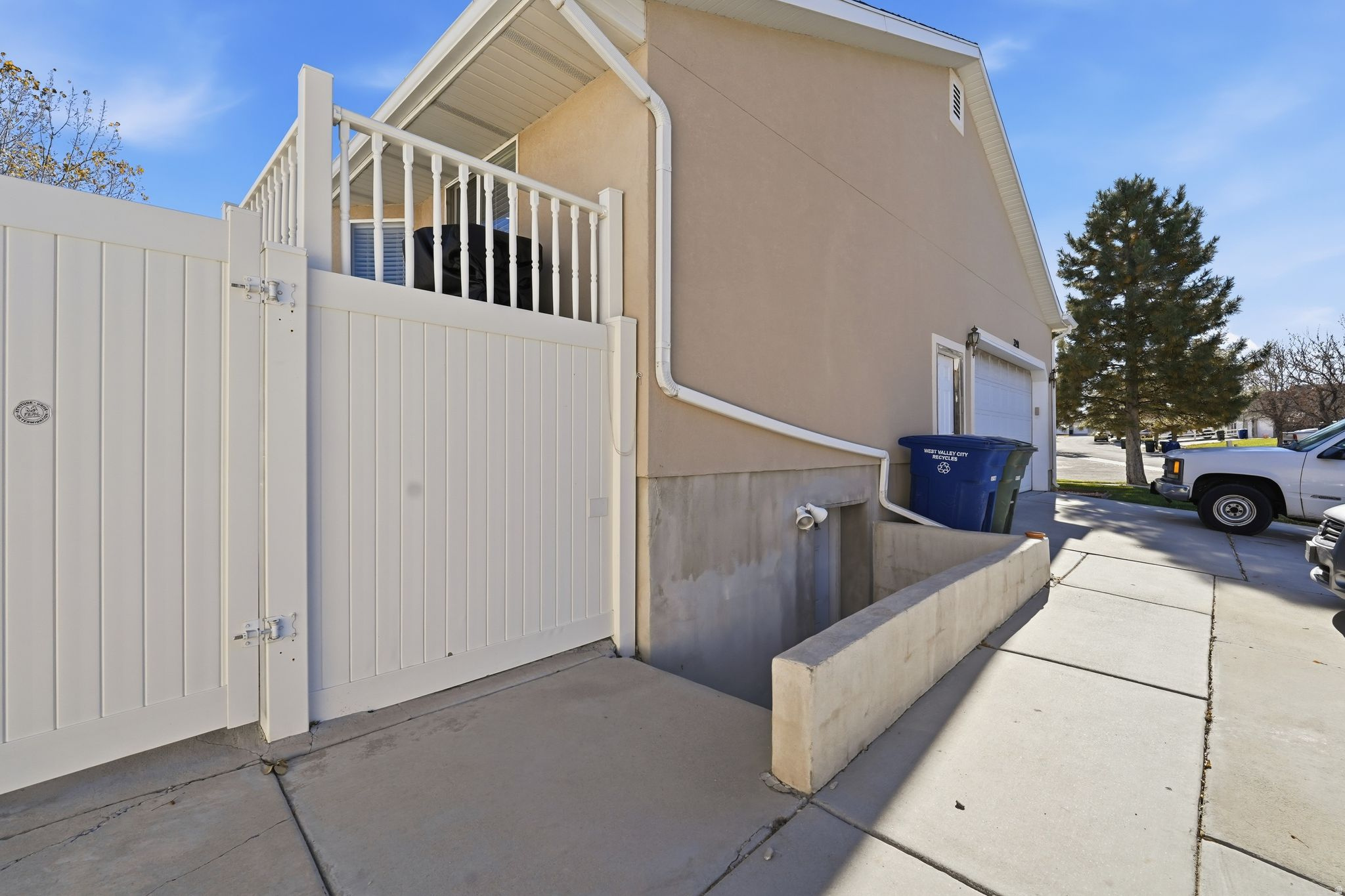 HUNTER VILLAGE - Residential