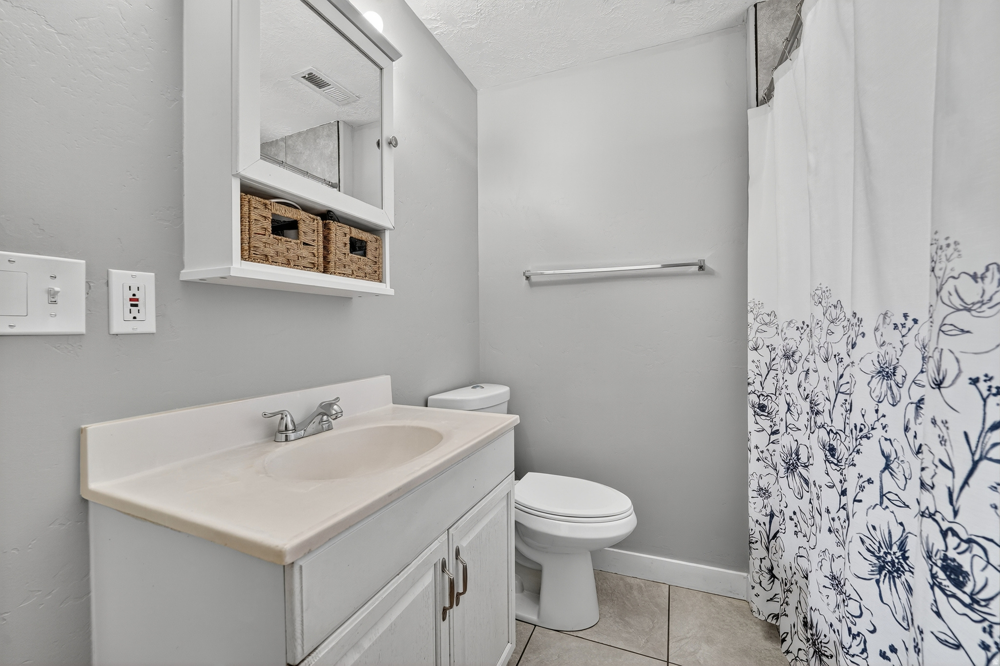 HUNTER VILLAGE - Residential