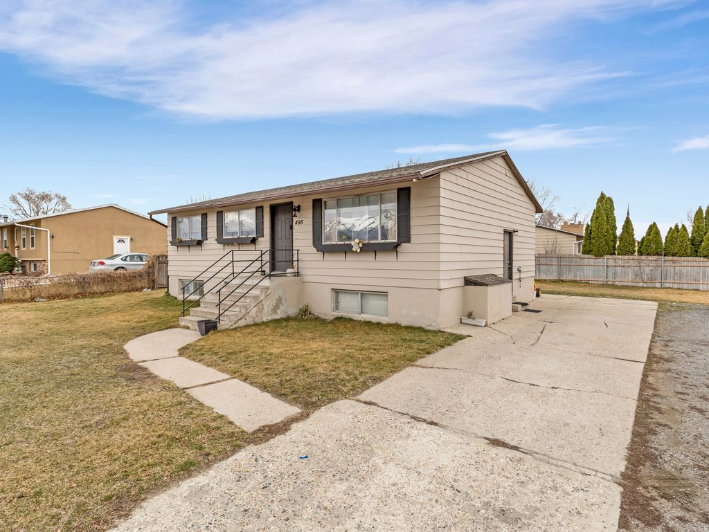 Photo of 495 W 1850 N, Lehi, UT 84043 (MLS # 2140376)