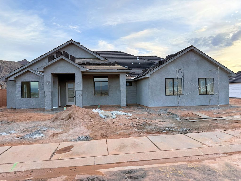 Photo of 977 W 1920 S, Hurricane, UT 84737 (MLS # 2136227)