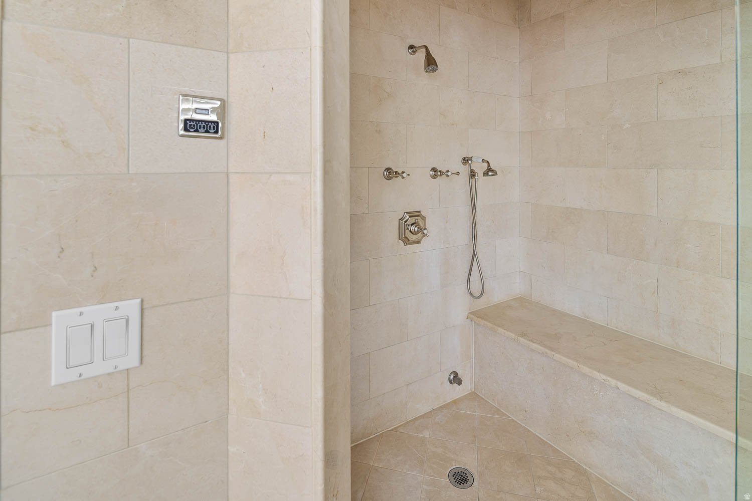 RALEIGH COURT - Residential