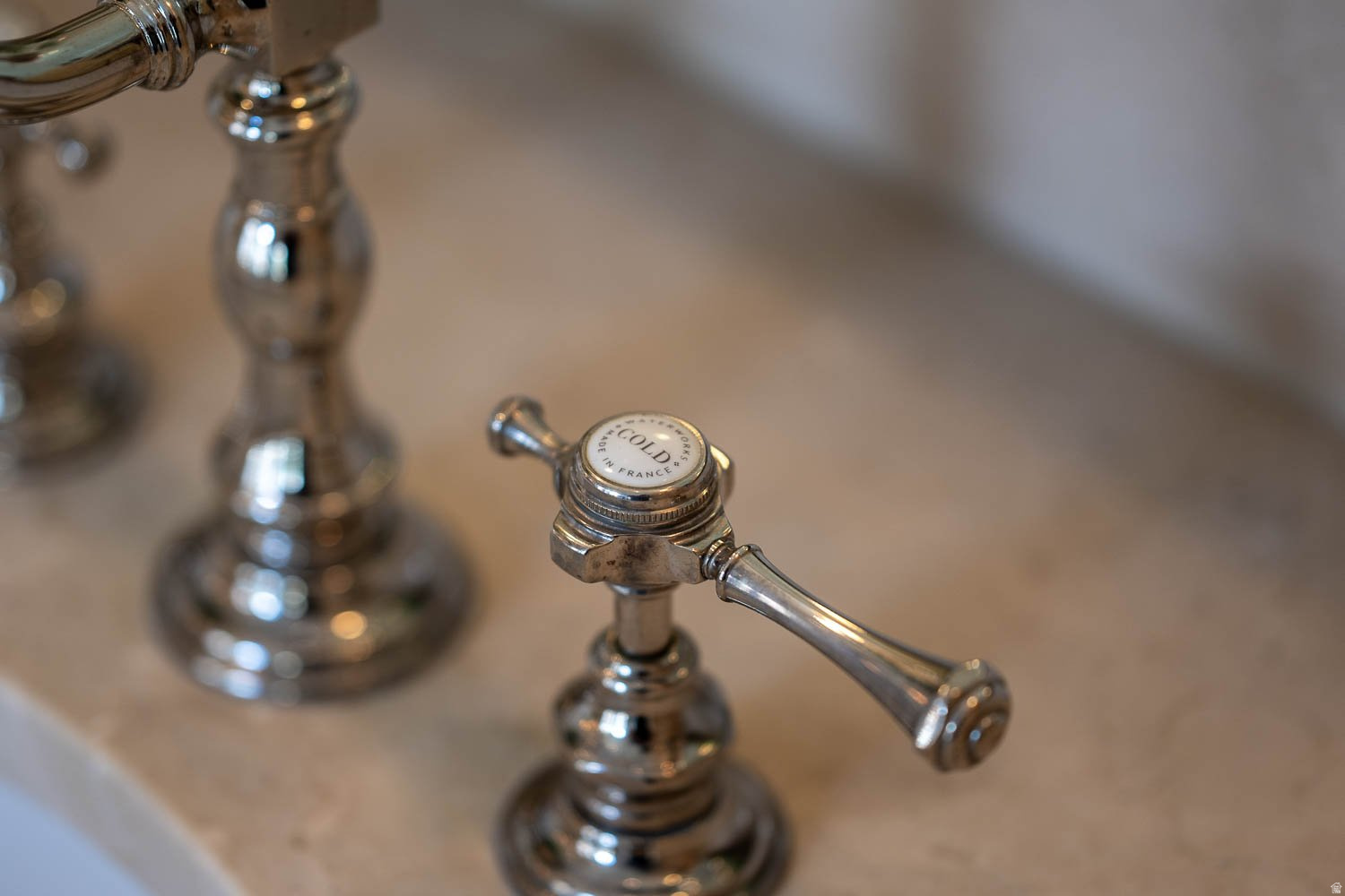 RALEIGH COURT - Residential