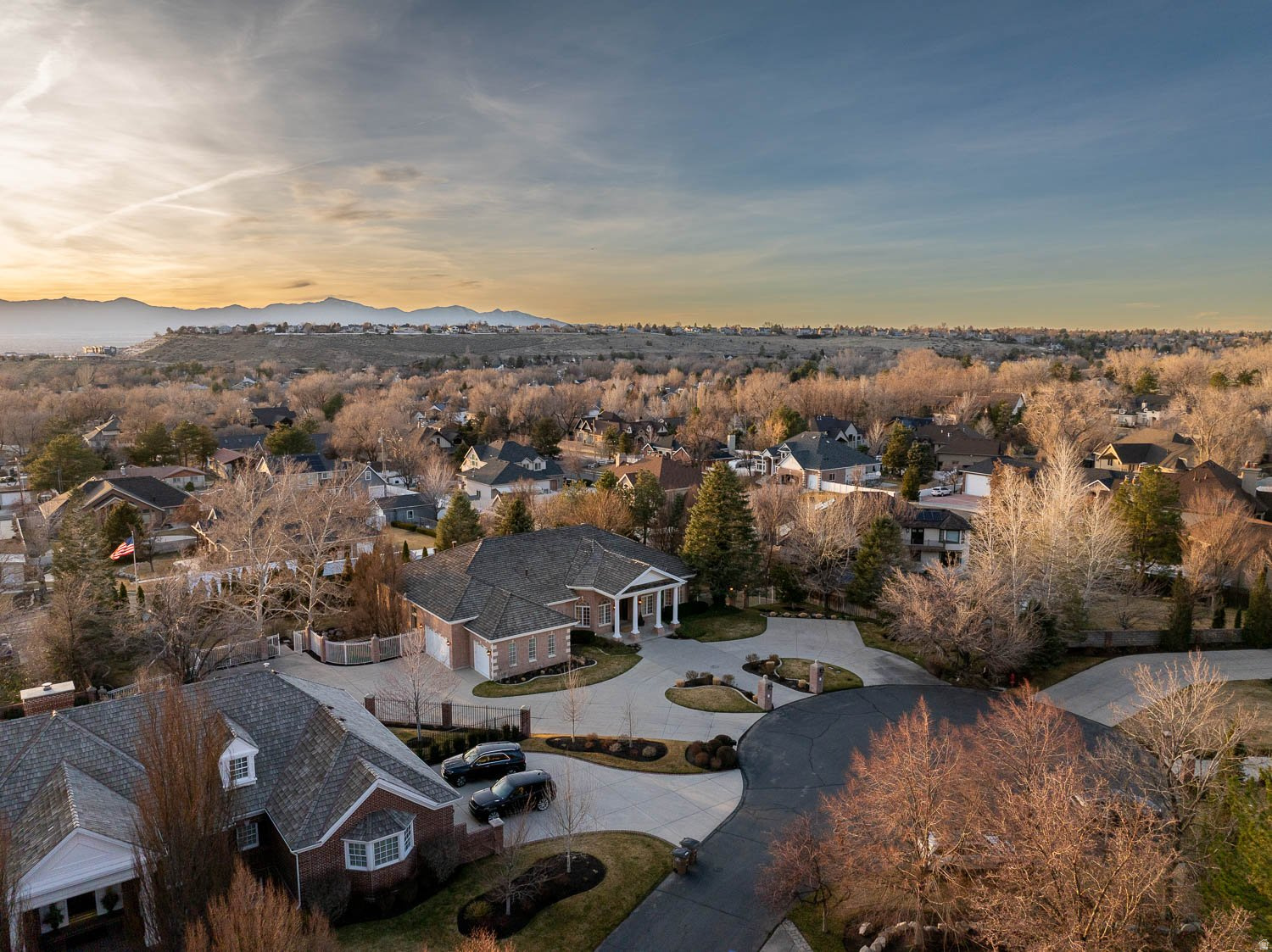 RALEIGH COURT - Residential