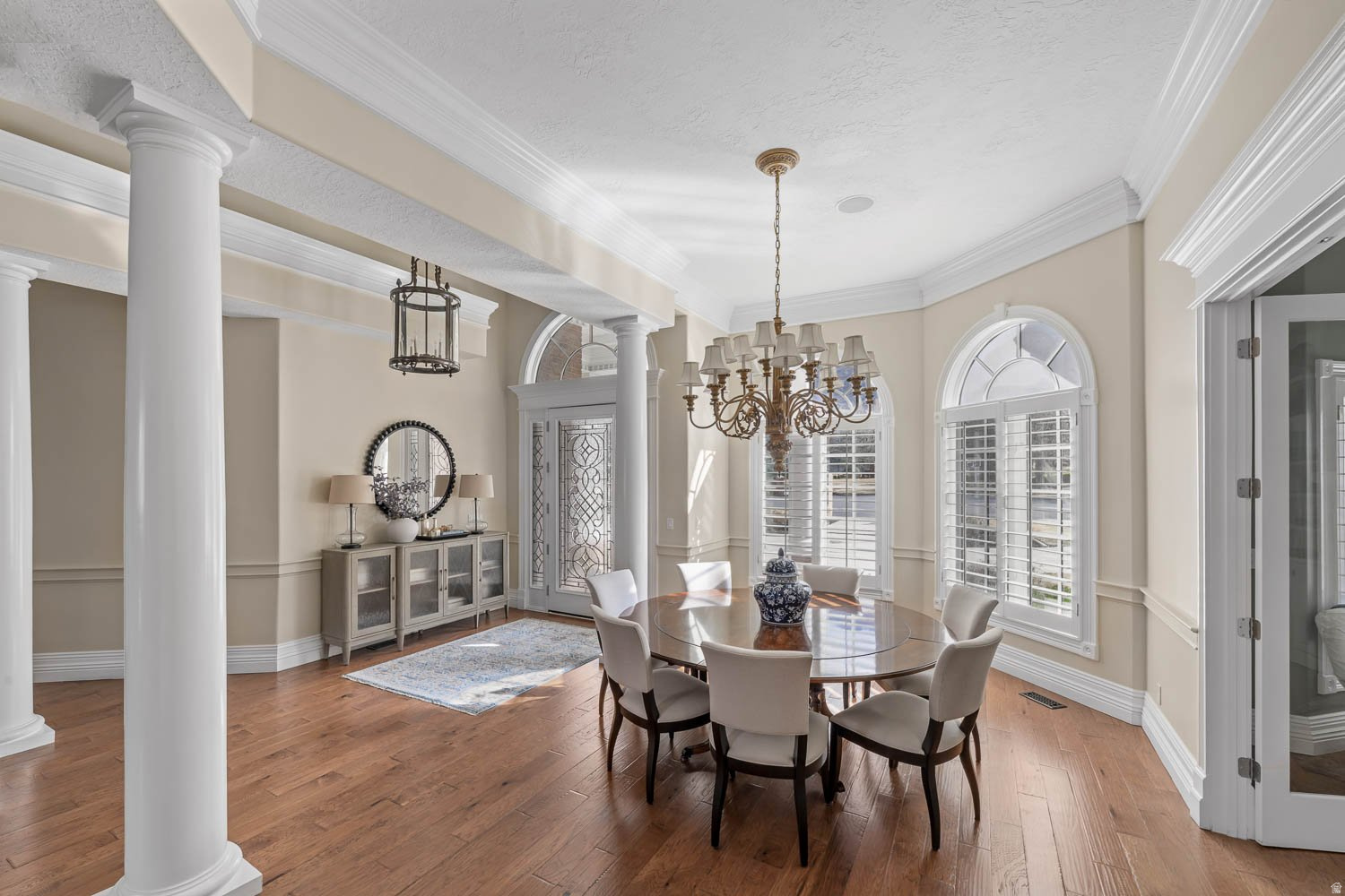 RALEIGH COURT - Residential