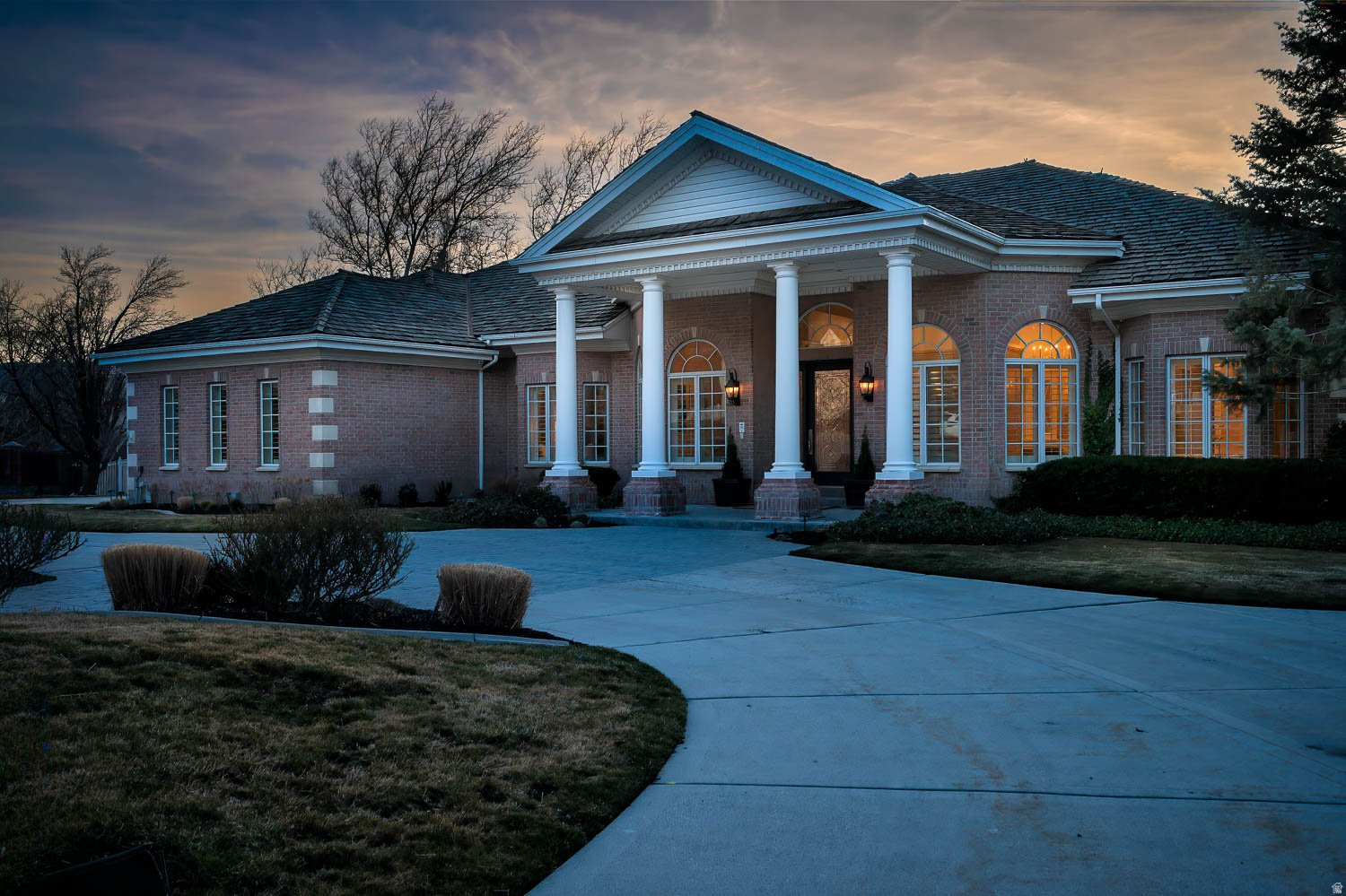 RALEIGH COURT - Residential