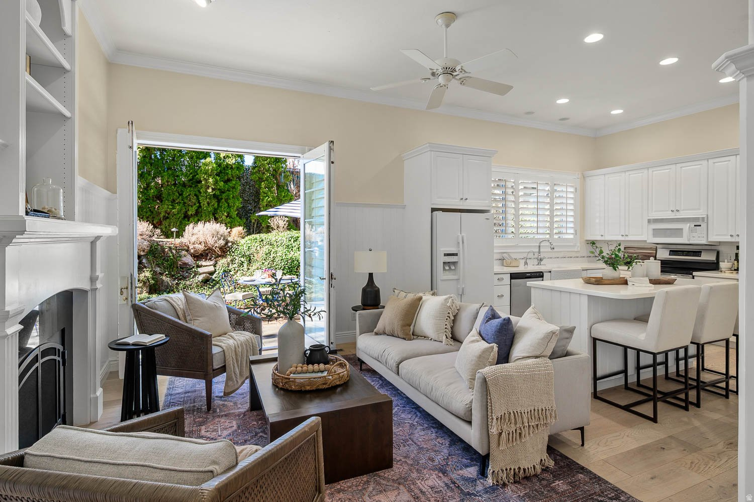 RALEIGH COURT - Residential