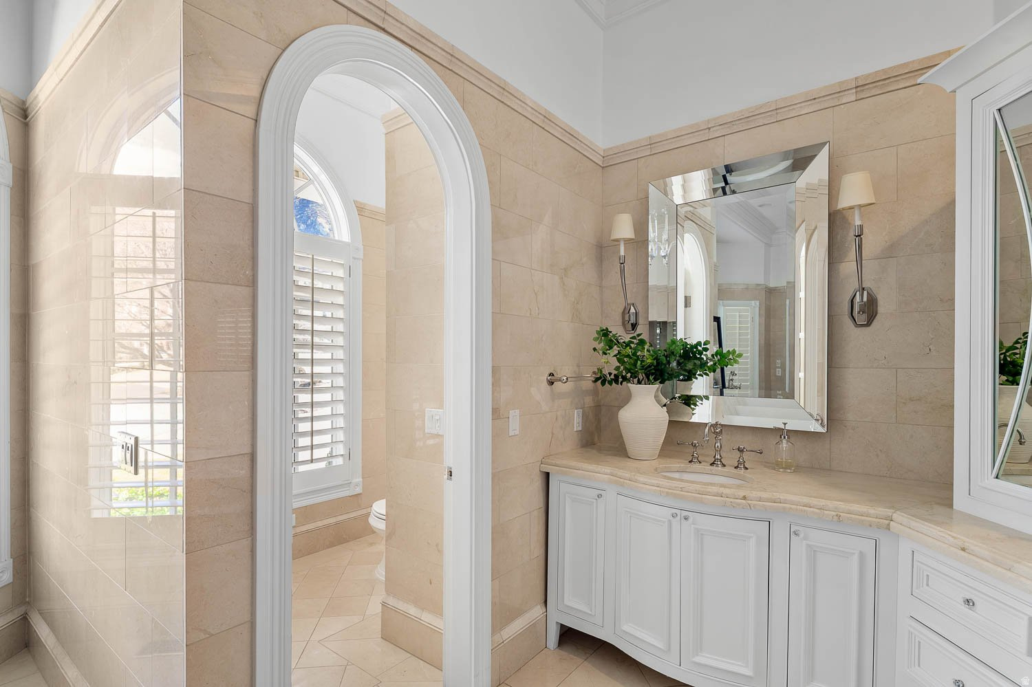 RALEIGH COURT - Residential